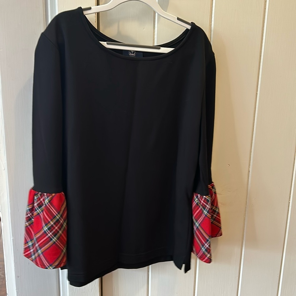 Holiday women’s top